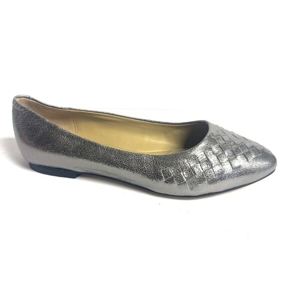 Trotters Womens Estee Flat Silver Size 7.5WW - Picture 1 of 5